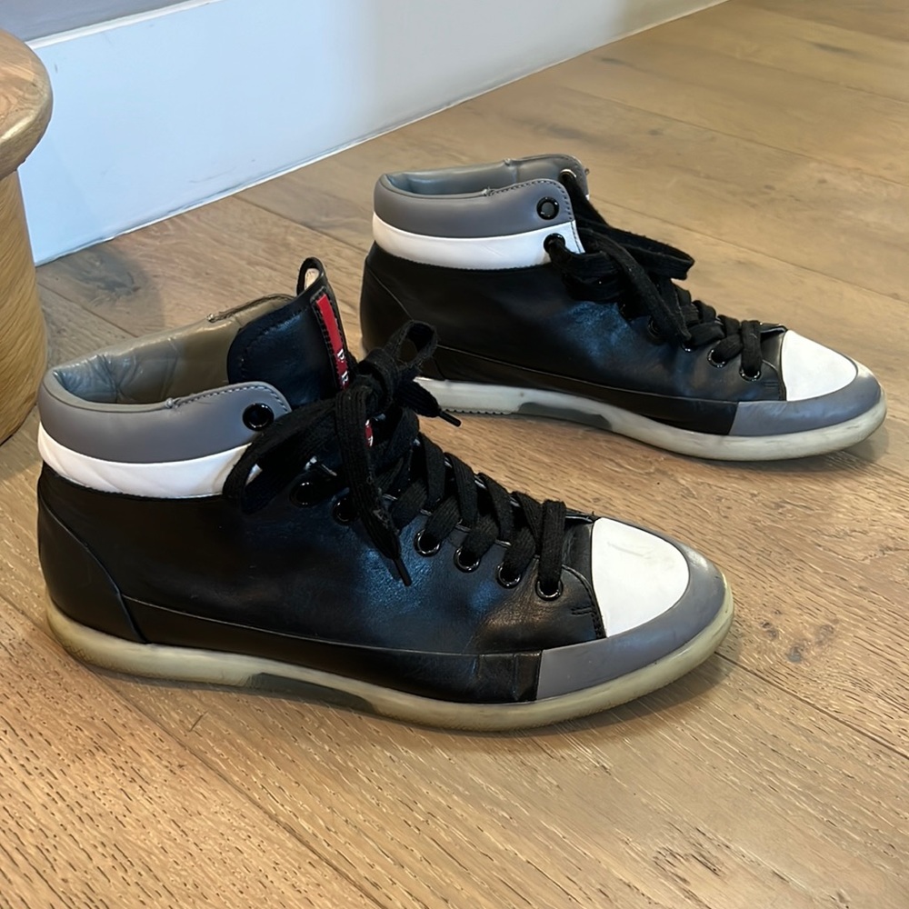 Men’s high top Prada leather sneakers. Size 9.5